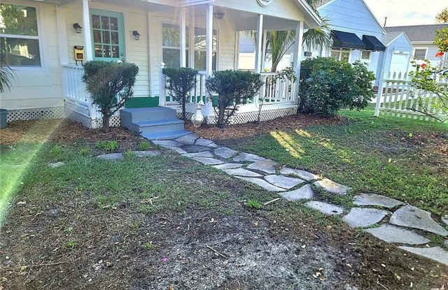 lovely 3/1 house with fence yard photos photos lovely 3/1 house with fence yard photos photos
