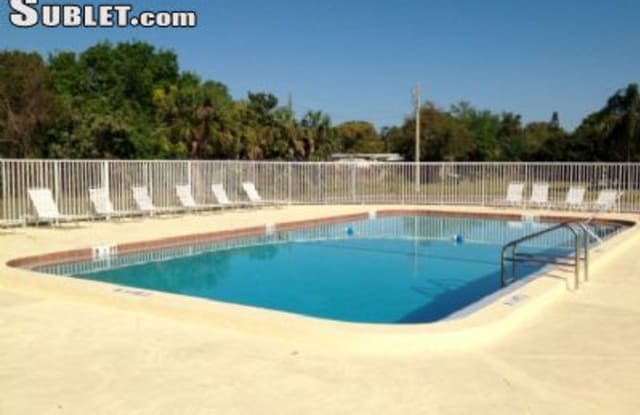 3595 Gardenia Pl - 3595 Gardinia Place, Largo, FL 33771