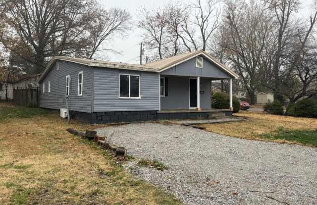 Beautifully Updated Home – 829 N Lynn | $1,095/Month photos photos