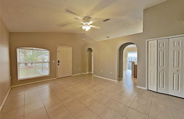 11336 IVY FLOWER LOOP Gallery 3