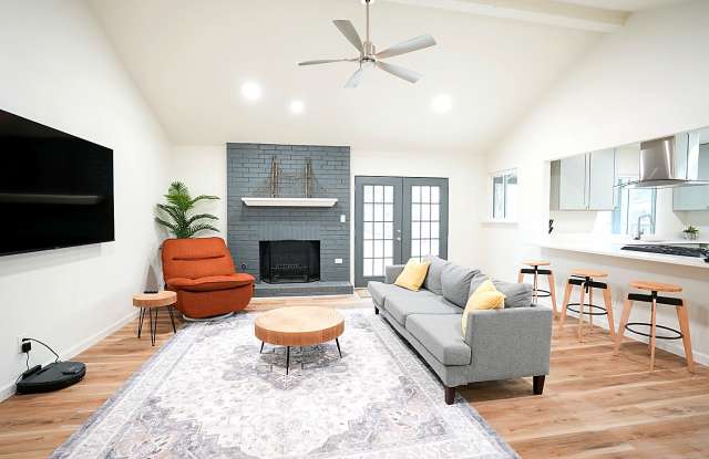 2607 Aldford Drive photos photos