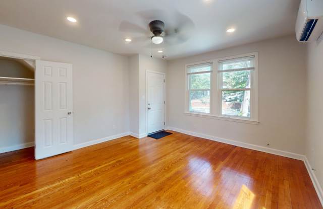 1549 Montana Avenue NE Gallery 3