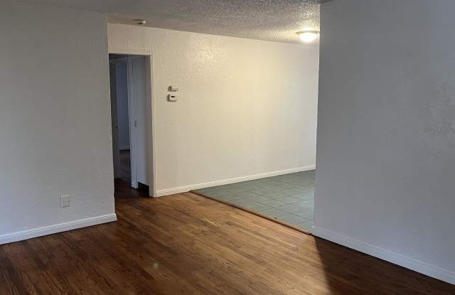 2325 McCracken Dr Gallery 2