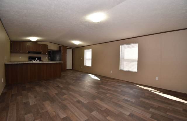 3 Bed, 2 Bath Mobile Home! Gallery 2