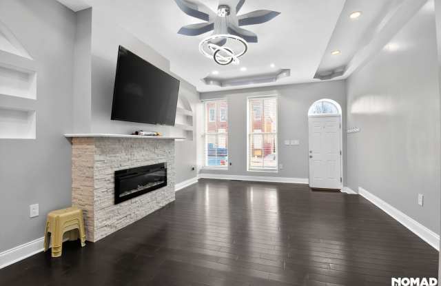 Spacious 6BR Townhome in Baltimore photos photos