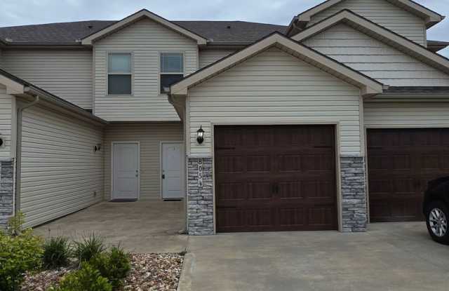 Well-Maintained 2BR/2.5BA Townhome w/ Garage photos photos