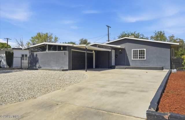 44043 Heaton Avenue Gallery 1