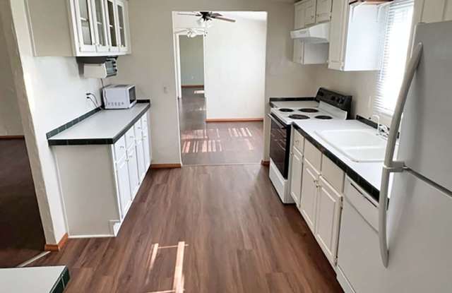 Great 4 Bdrm 2 Bath Manufactured Home in Rhome Tx Gallery 3