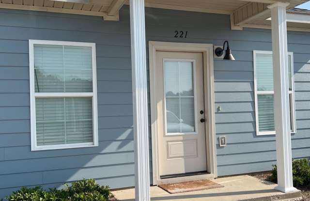 Keystone Condos - 221 Keystone Drive, Lafayette County, MS 38655