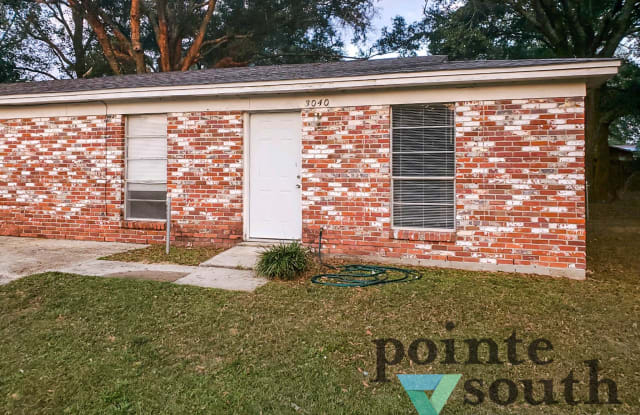 3040 Donley St - 3040 Donley Street, Bellview, FL 32526