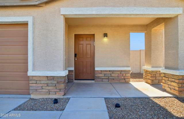 1748 N LOGAN Lane Gallery 4
