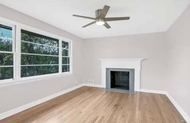 Forest Hills Gallery 4