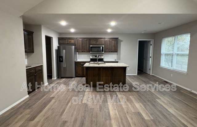 3871 W Linwood - 3871 West Linwood Street, Greene County, MO 65807