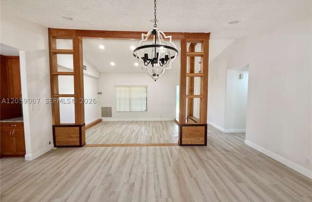 9788 NW 3rd Mnr Gallery 4