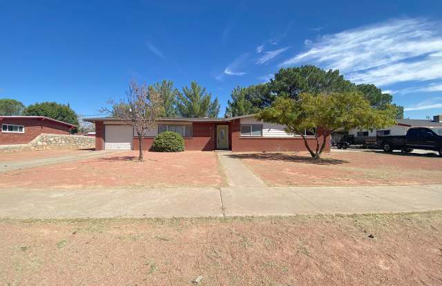 West El Paso 4 bed/2 Bath refrig A/C Home! photos photos