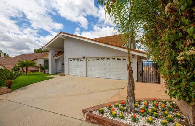 Luxury Home with Spectacular View - 2735 Joaquin Drive, Burbank, CA 91504