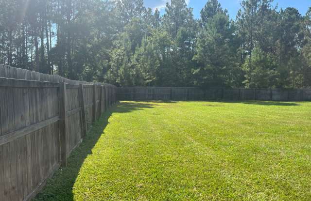 FOR RENT 3 Bed 2 bath Pet friendly home Gallery 4