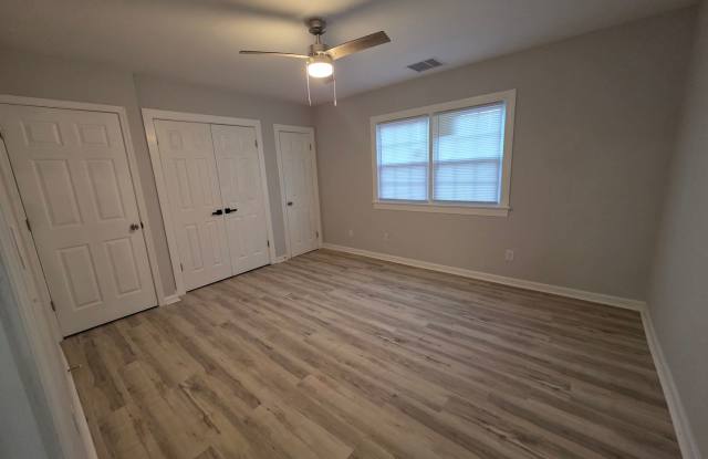 Newly Renovated 1-Bedroom Apartment Available ( 60+) photos photos