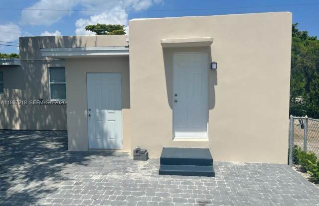 5800 Taylor St - 5800 Taylor Street, Hollywood, FL 33021