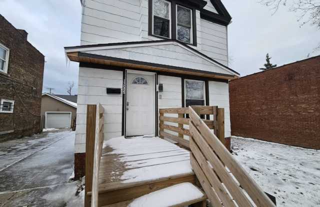 17005 Grovewood Avenue photos photos