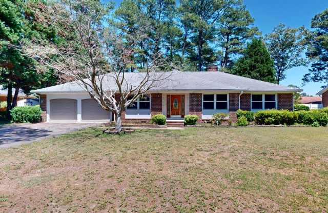 Charming 3 Bedroom Brick Ranch with Refurbished Original Woodwork photos photos Charming 3 Bedroom Brick Ranch with Refurbished Original Woodwork photos photos