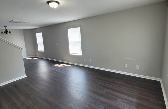 143 Dormont Drive Northeast Gallery 3