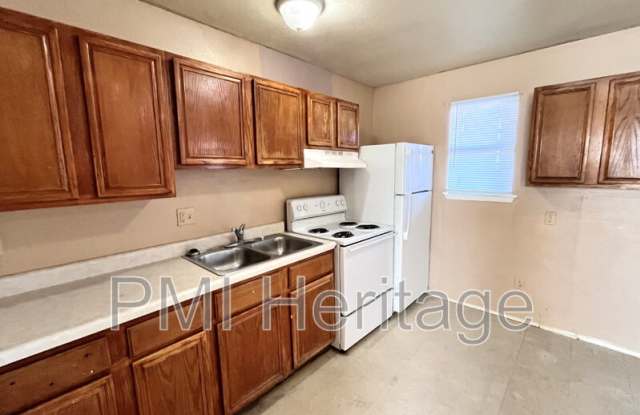 813 E Huntsville Ave photos photos