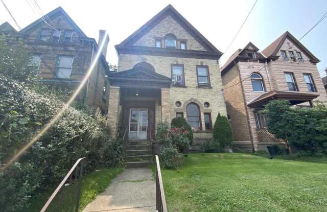 432 Ross Avenue Unit 1 Gallery 2