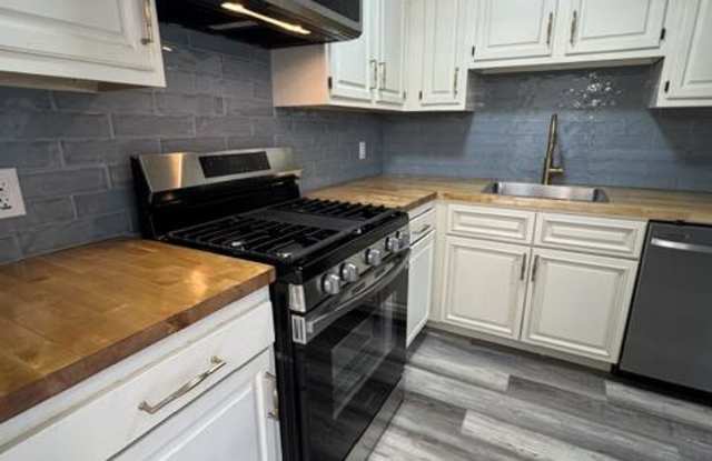 209 North Ford Street - 9 photos photos 209 North Ford Street - 9 photos photos