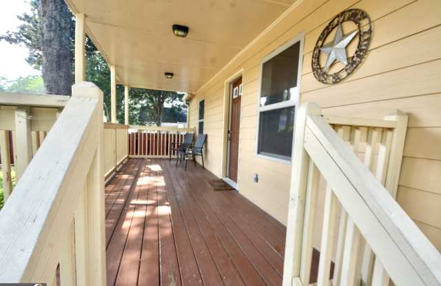 1385 Elizabeth Lane Gallery 3