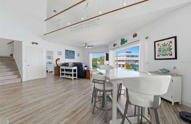220 MOCKINGBIRD Street Gallery 4