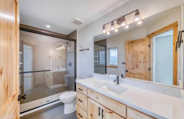 300 McClary Park - 1 photos photos