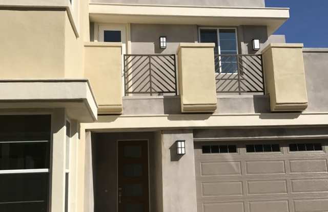 115 Newall Gallery 2