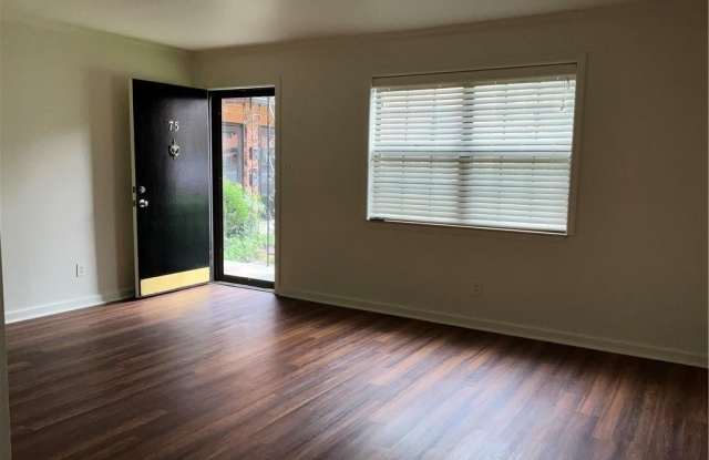 75 Roswell Court NE Gallery 3