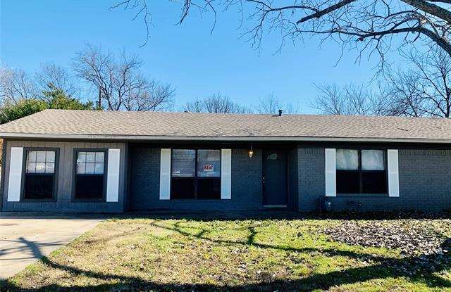 216 E Park Street - 216 East Park Street, Little Elm, TX 75068