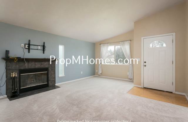 Terrific Three Bedroom Beaverton Ranch Home - Close to Nike! Gallery 3