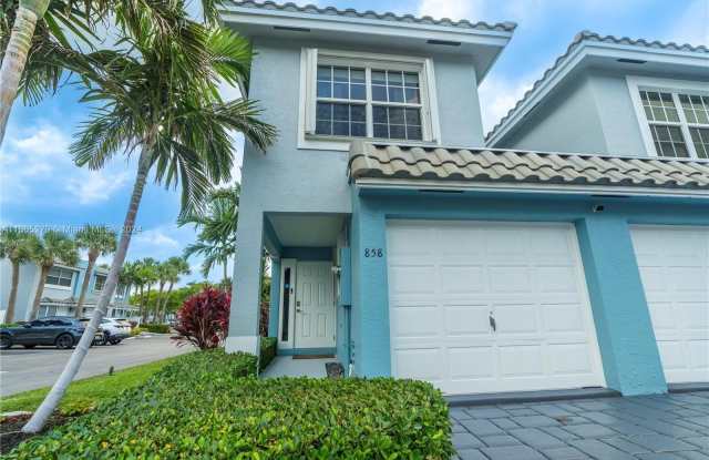 858 Jeffery St photos photos