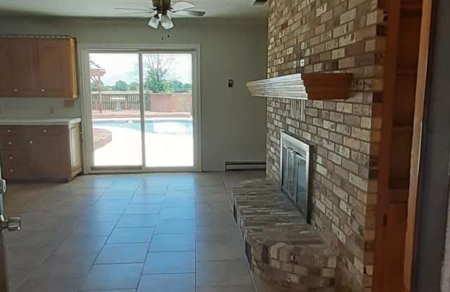 1202 Honeysuckle Drive Gallery 2