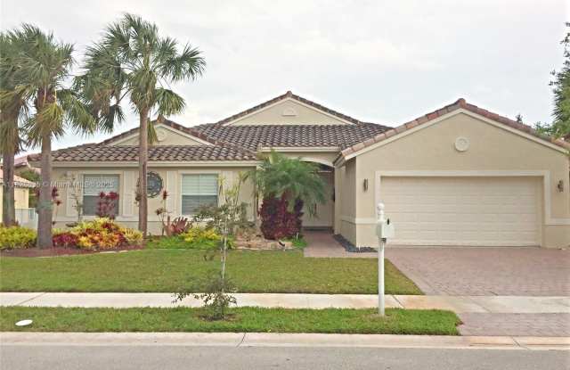 743 SW 190th Ave photos photos