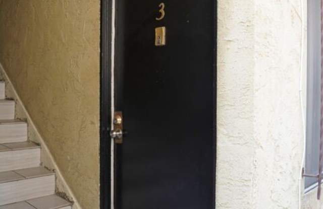 912 Hilldale Gallery 2