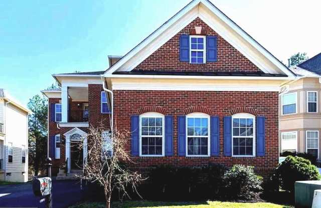 8371 TILLETT Loop - 8371 Tillett Loop, Manassas, VA 20110