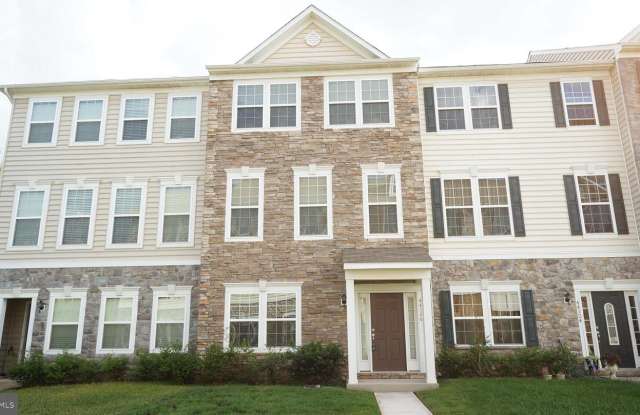 44126 TURF FIELD SQ Gallery 2