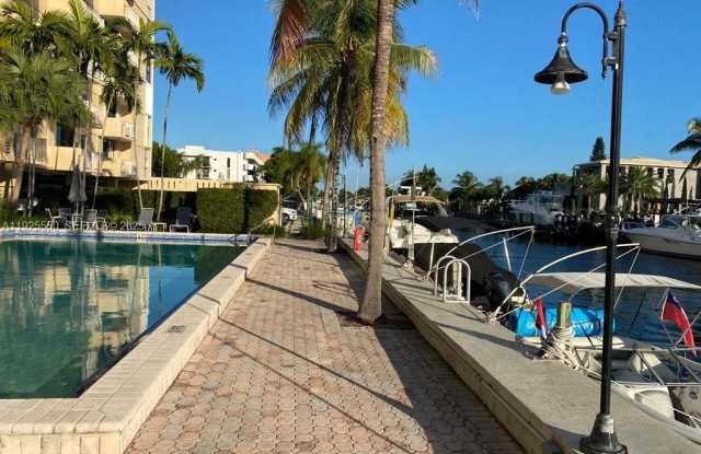 2350 NE 135th St photos photos