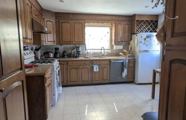 94 Shady Hill Rd photos photos