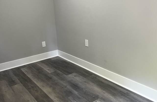 2034 Edgmont Avenue - 1R Gallery 3