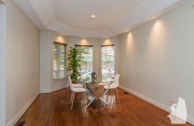 1625 W Hollywood Gallery 2