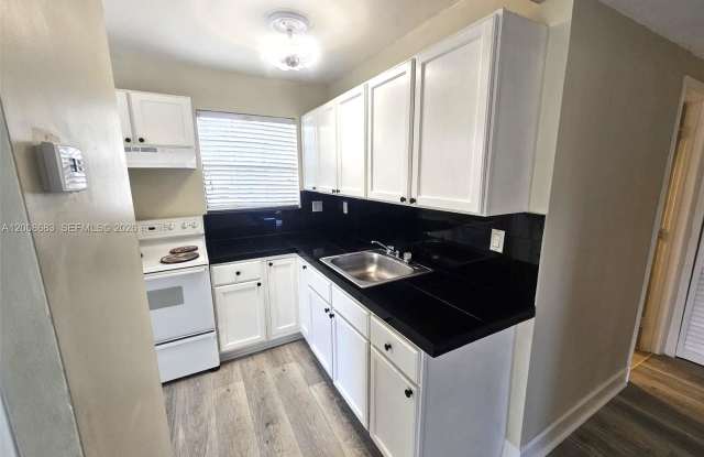 10790 SW 46th St photos photos