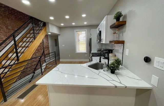 1527 S BAMBREY Street Gallery 2
