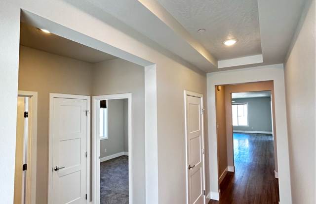 2620 Clark Ridge Drive Gallery 2
