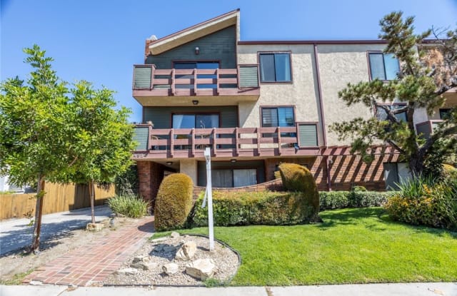 4524 Tujunga Avenue - 4524 Tujunga Avenue, Los Angeles, CA 91602